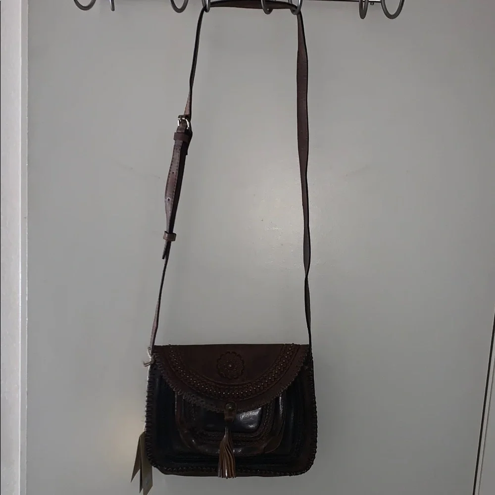 BNWT Brown Leather Crossbody Beaumont Style Bag by Patricia Nash - Picture 1 of 14